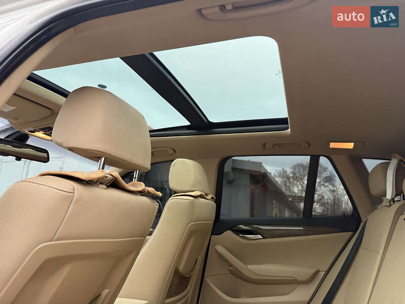 Внедорожник / Кроссовер BMW X1 2015 в Львове