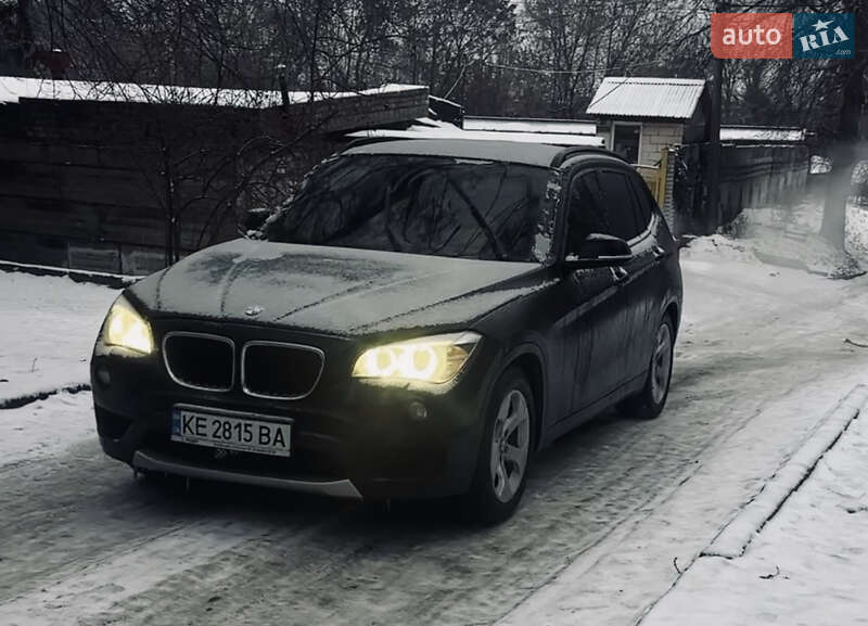 Внедорожник / Кроссовер BMW X1 2012 в Каменском