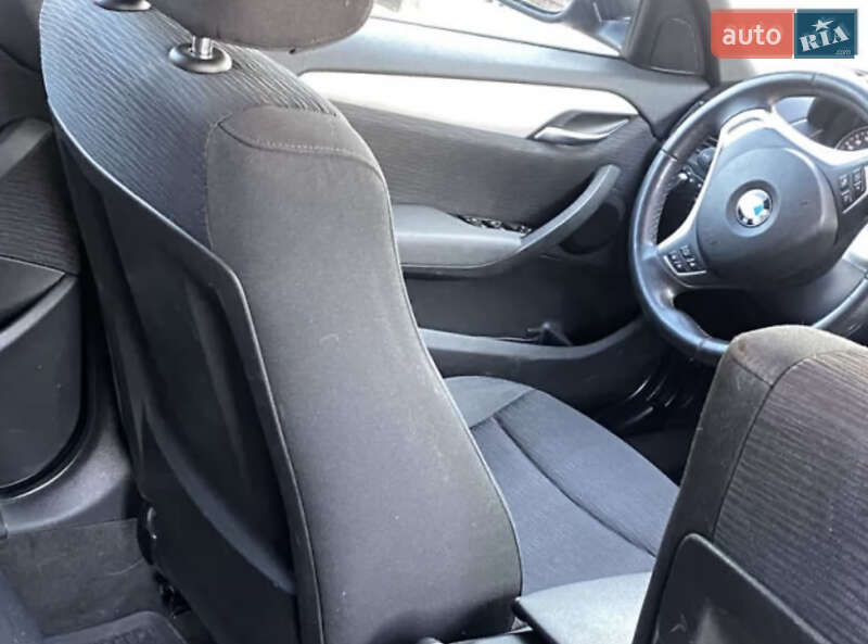 Внедорожник / Кроссовер BMW X1 2012 в Каменском