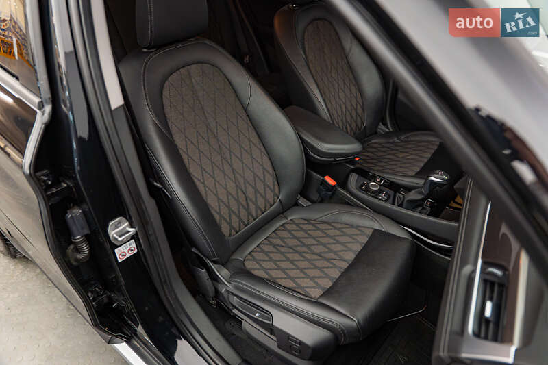 Внедорожник / Кроссовер BMW X1 2020 в Киеве