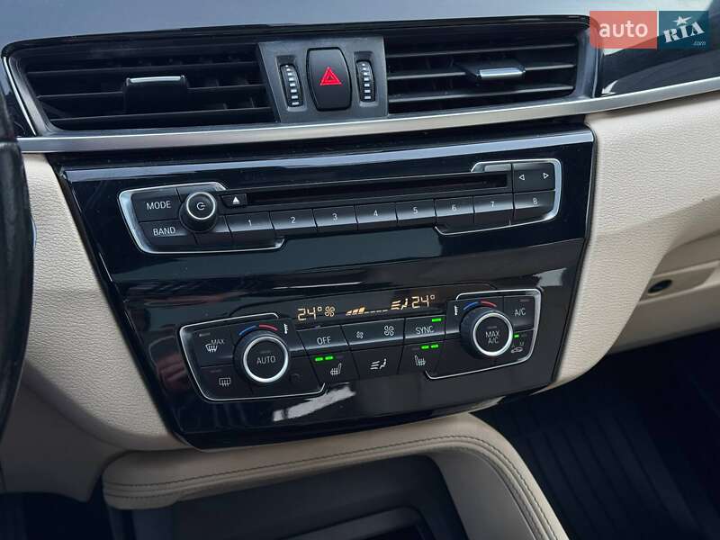 Позашляховик / Кросовер BMW X1 2017 в Рівному