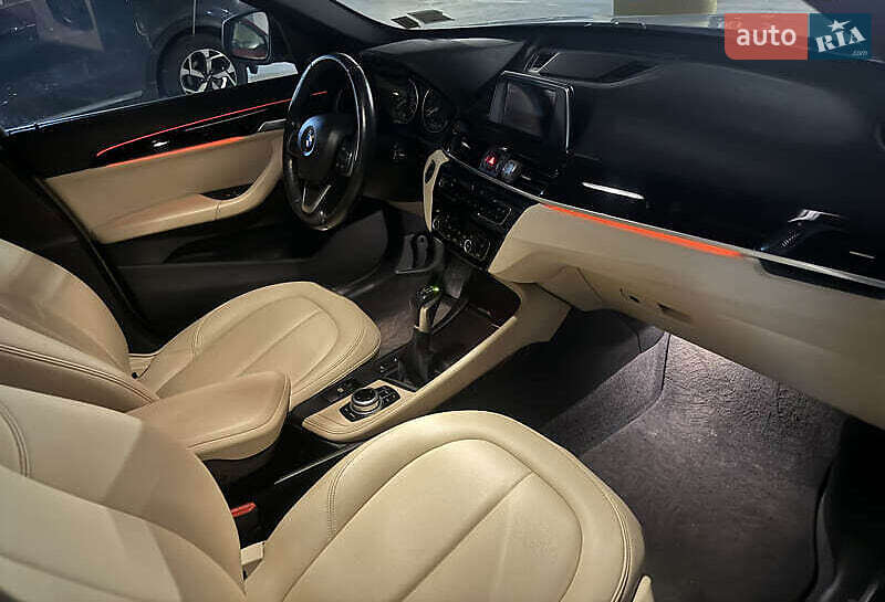 Внедорожник / Кроссовер BMW X1 2016 в Киеве