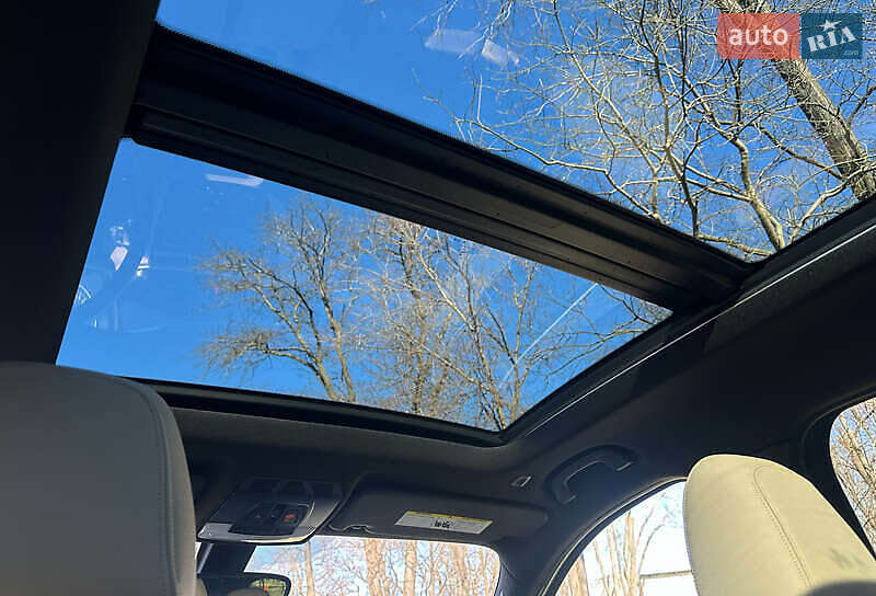 Внедорожник / Кроссовер BMW X1 2016 в Киеве