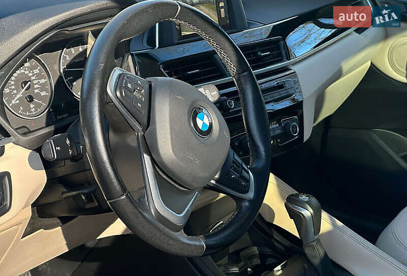 Внедорожник / Кроссовер BMW X1 2016 в Киеве