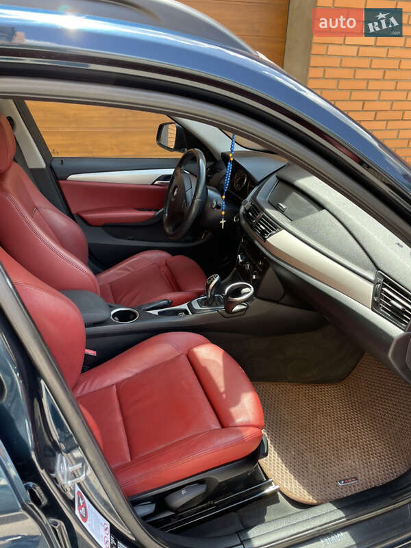 Позашляховик / Кросовер BMW X1 2013 в Чорткові