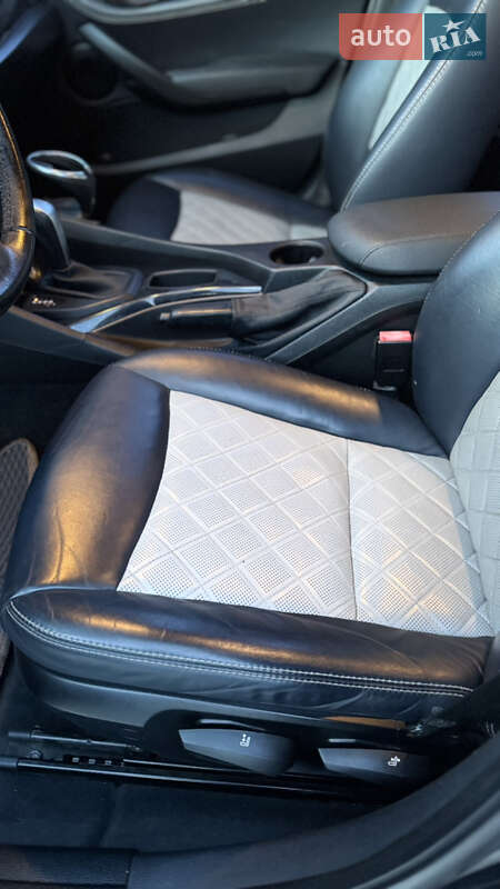 Внедорожник / Кроссовер BMW X1 2011 в Волочиске