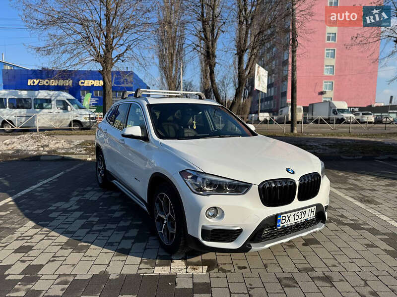 Внедорожник / Кроссовер BMW X1 2016 в Хмельницком