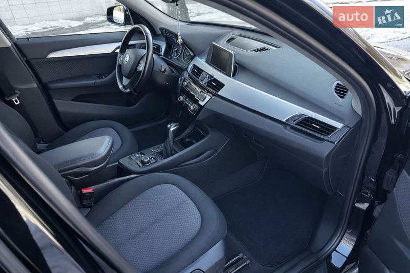 Внедорожник / Кроссовер BMW X1 2017 в Киеве