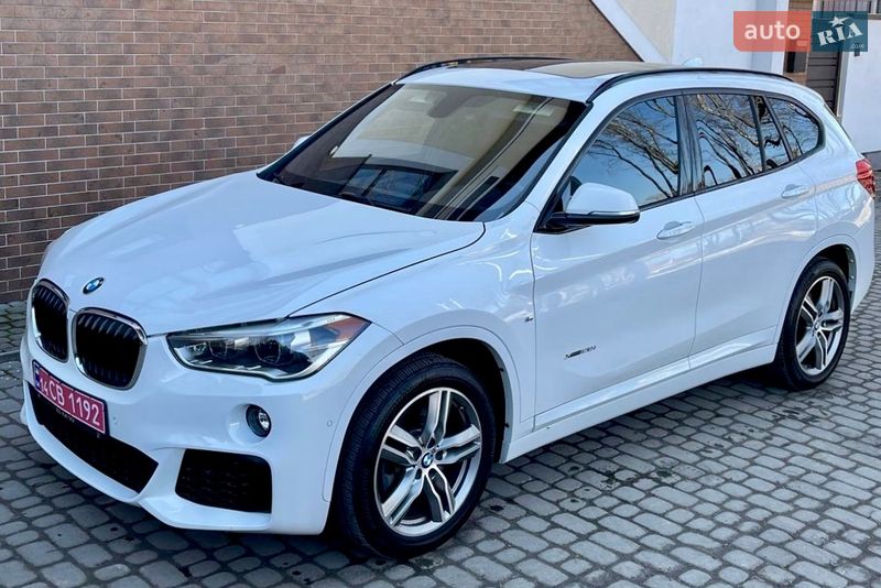 Внедорожник / Кроссовер BMW X1 2016 в Львове