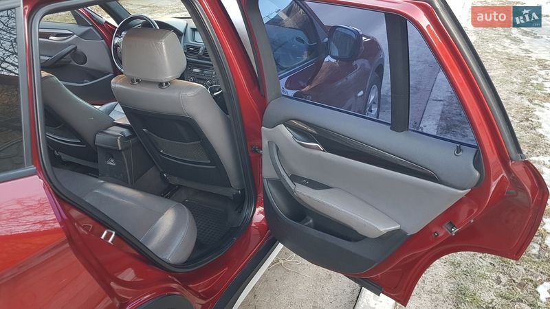 Внедорожник / Кроссовер BMW X1 2010 в Киеве