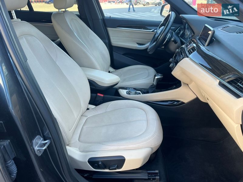 Внедорожник / Кроссовер BMW X1 2016 в Киеве