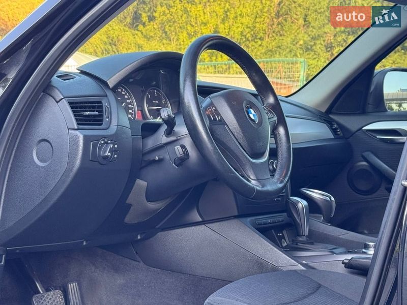 Внедорожник / Кроссовер BMW X1 2010 в Запорожье