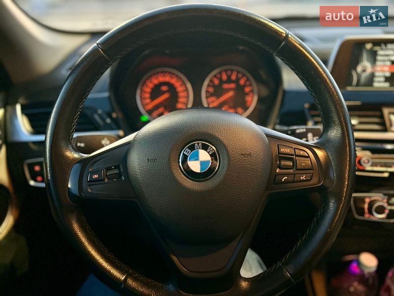 Внедорожник / Кроссовер BMW X1 2017 в Одессе