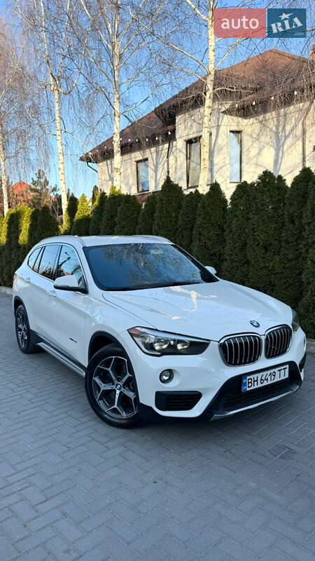Внедорожник / Кроссовер BMW X1 2015 в Одессе