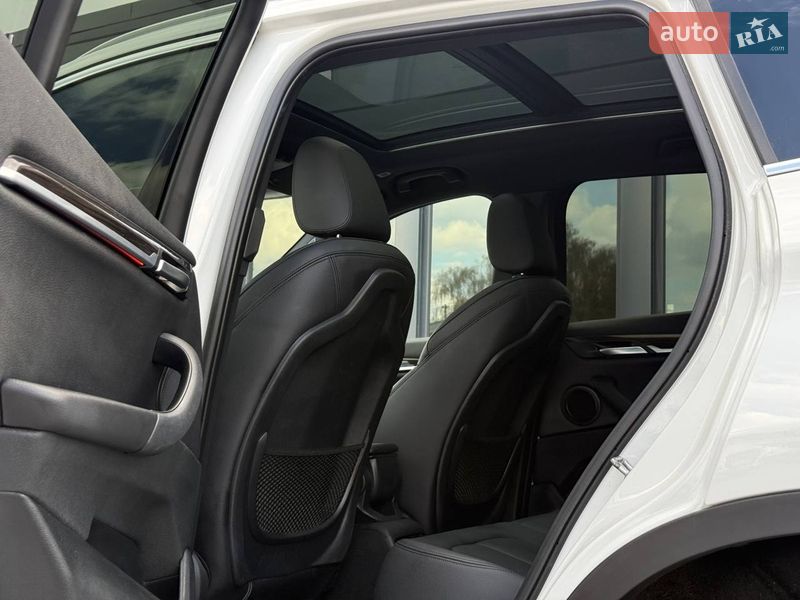 Позашляховик / Кросовер BMW X1 2017 в Рівному