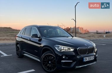 Внедорожник / Кроссовер BMW X1 2015 в Ровно