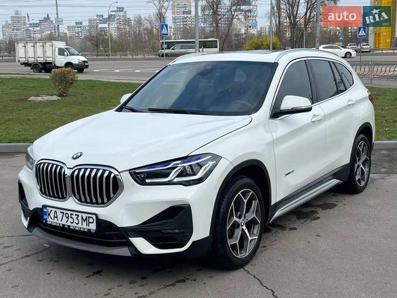 Внедорожник / Кроссовер BMW X1 2016 в Киеве