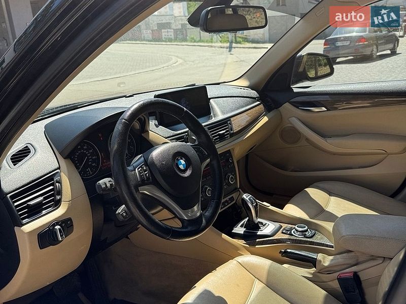 Внедорожник / Кроссовер BMW X1 2014 в Обухове