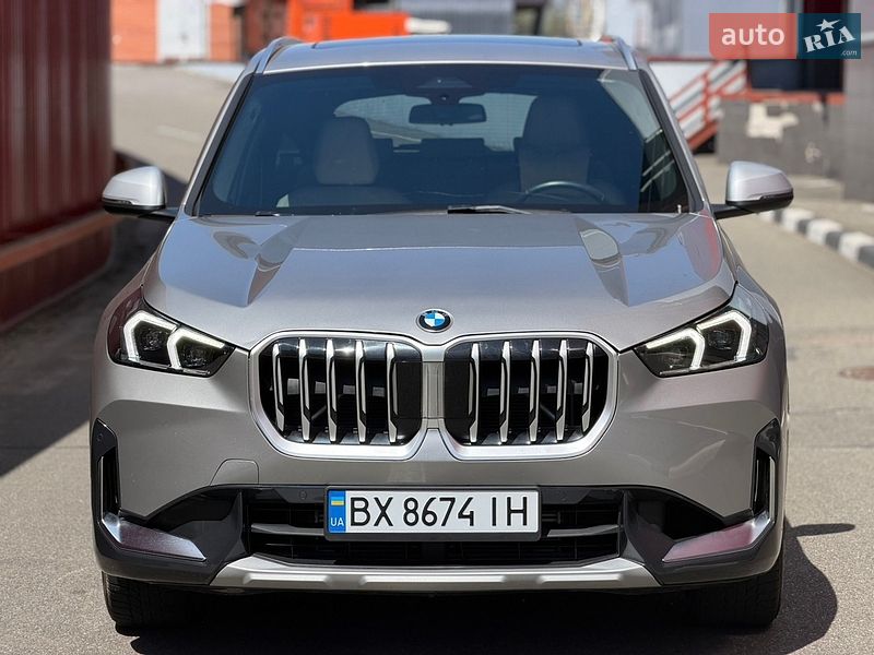 Внедорожник / Кроссовер BMW X1 2023 в Киеве