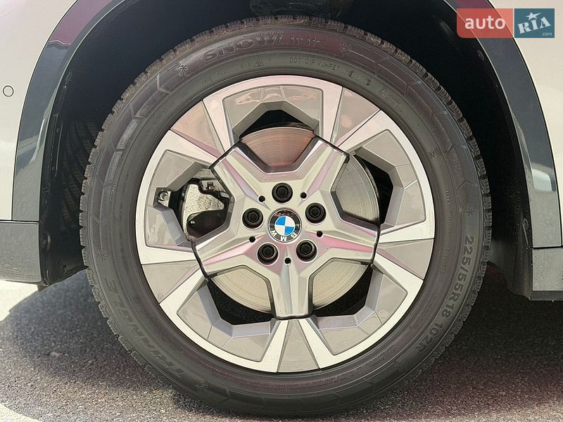 Внедорожник / Кроссовер BMW X1 2023 в Киеве