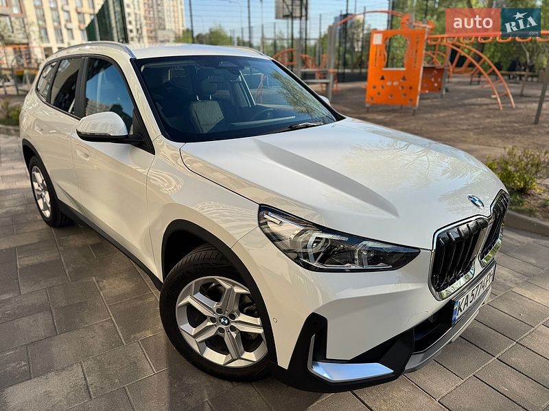 Внедорожник / Кроссовер BMW X1 2024 в Киеве