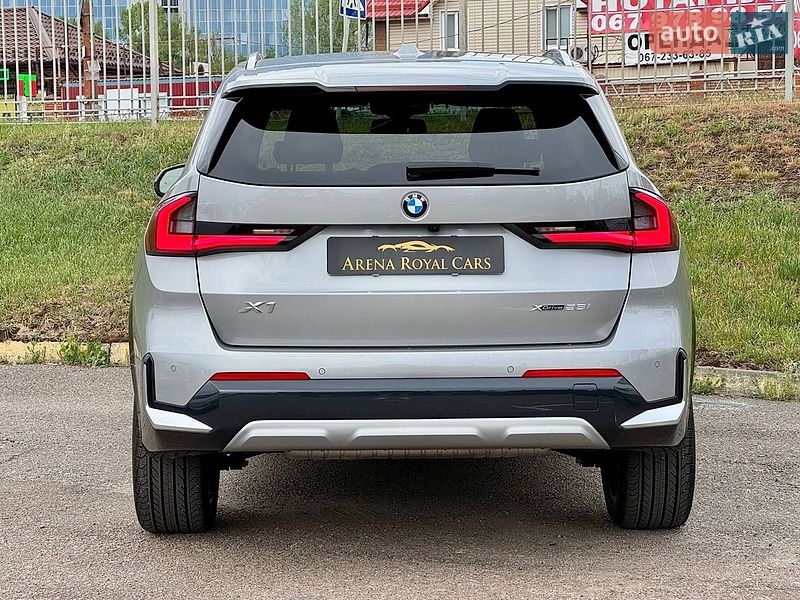 Внедорожник / Кроссовер BMW X1 2023 в Киеве