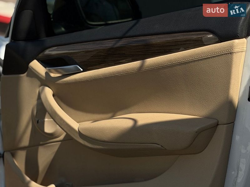 Внедорожник / Кроссовер BMW X1 2013 в Днепре