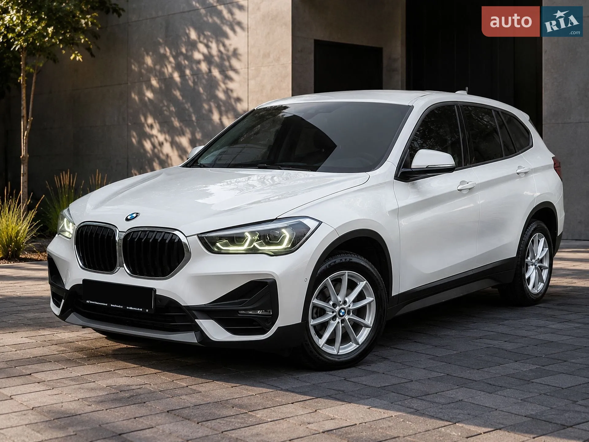 2022 BMW X1 - фото 1