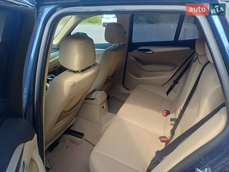 Внедорожник / Кроссовер BMW X1 2014 в Пустомытах