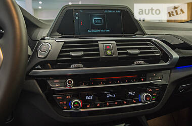 Позашляховик / Кросовер BMW X3 2018 в 