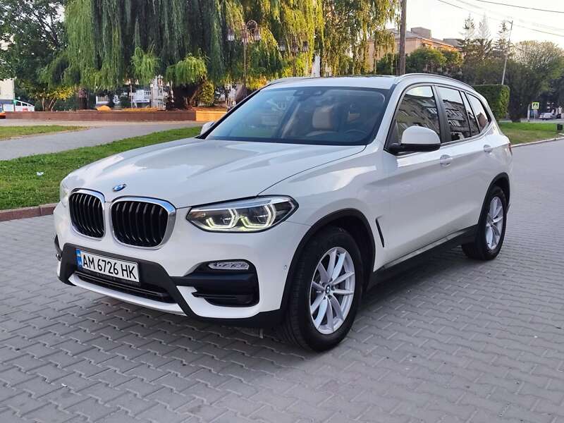 Внедорожник / Кроссовер BMW X3 2018 в Звягеле