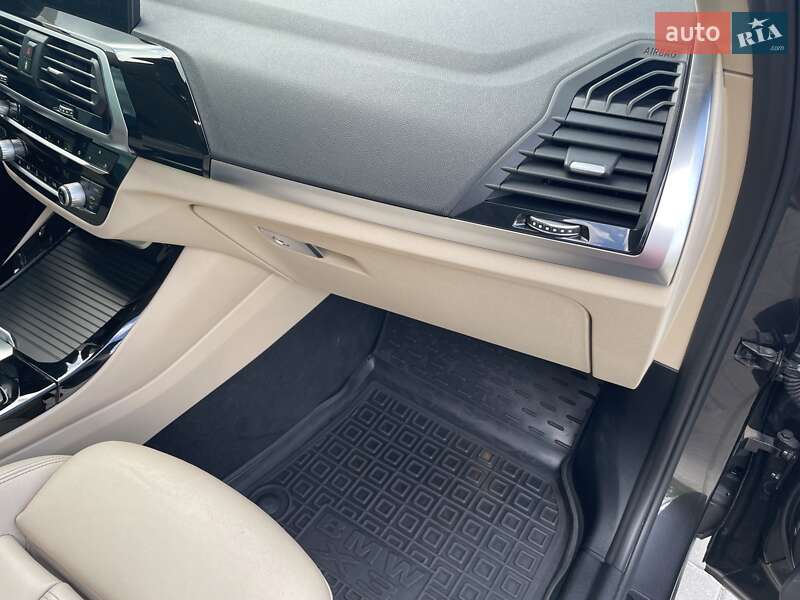 Внедорожник / Кроссовер BMW X3 2018 в Сумах