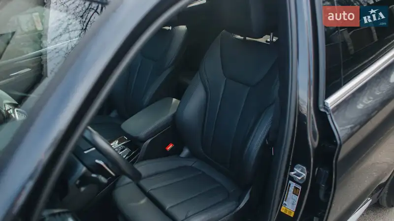 Внедорожник / Кроссовер BMW X3 2019 в 