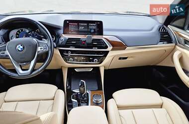 Позашляховик / Кросовер BMW X3 2018 в 