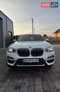 Внедорожник / Кроссовер BMW X3 2019 в 