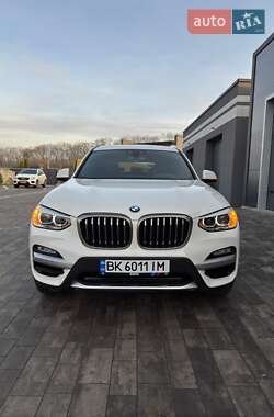 Внедорожник / Кроссовер BMW X3 2019 в 
