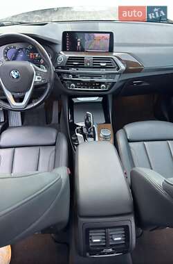 Внедорожник / Кроссовер BMW X3 2019 в 