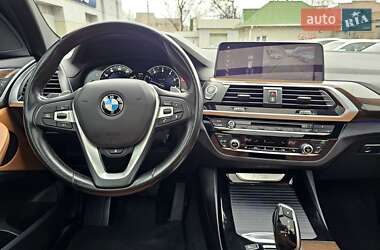 Внедорожник / Кроссовер BMW X3 2018 в 