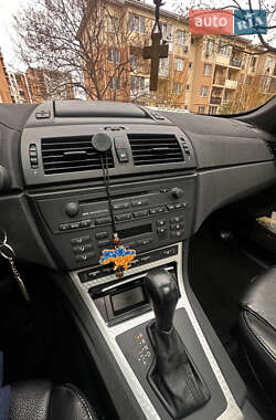 Позашляховик / Кросовер BMW X3 2004 в 