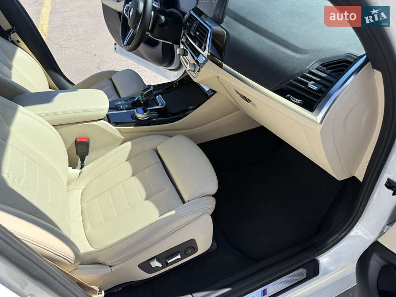 Внедорожник / Кроссовер BMW X3 2020 в Киеве