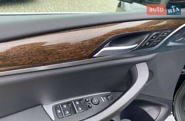 Позашляховик / Кросовер BMW X3 2018 в 