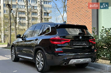 Внедорожник / Кроссовер BMW X3 2018 в 