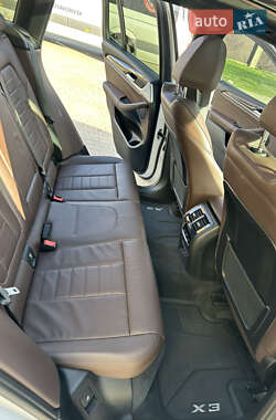Внедорожник / Кроссовер BMW X3 2019 в 