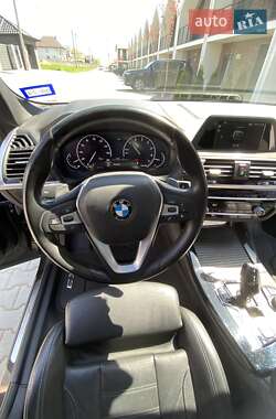 Внедорожник / Кроссовер BMW X3 2018 в 