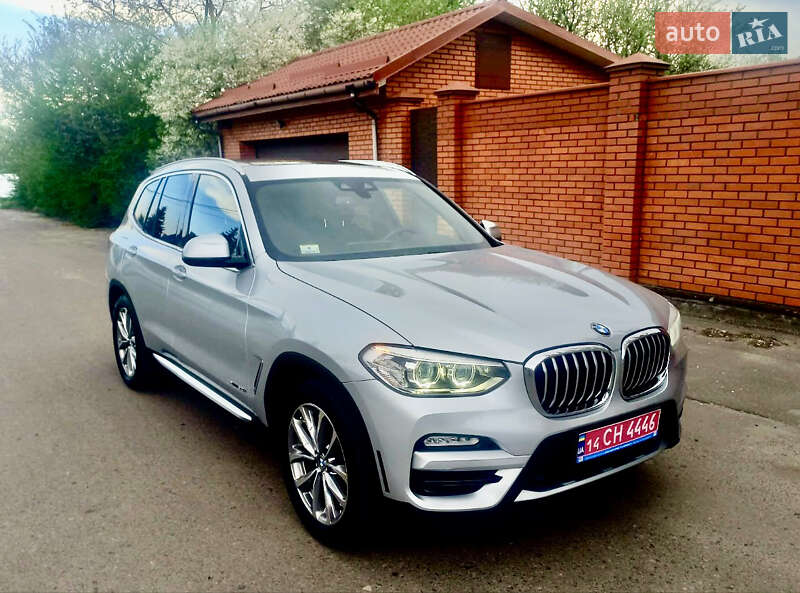 Внедорожник / Кроссовер BMW X3 2018 в 
