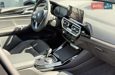 Позашляховик / Кросовер BMW X3 2022 в 
