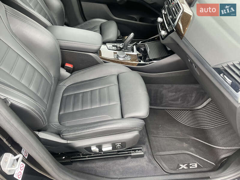 Внедорожник / Кроссовер BMW X3 2018 в Луцке