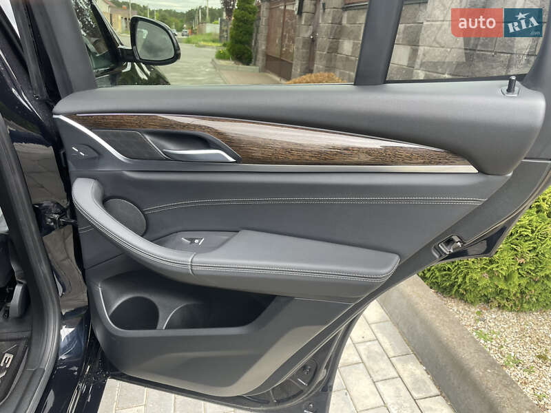 Внедорожник / Кроссовер BMW X3 2018 в Луцке