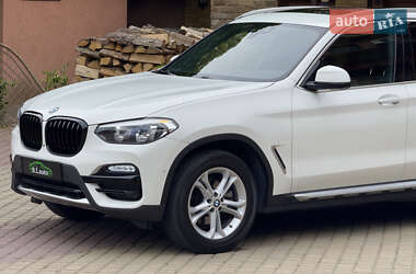 Позашляховик / Кросовер BMW X3 2018 в 