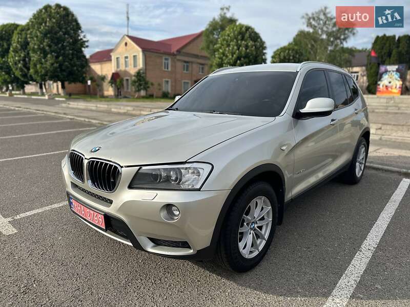 Позашляховик / Кросовер BMW X3 2011 в 